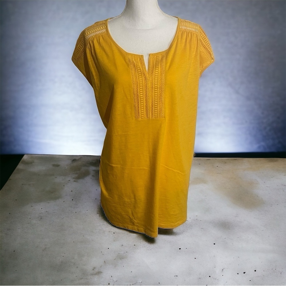 Liz Claiborne Gold Short Sleeve Top